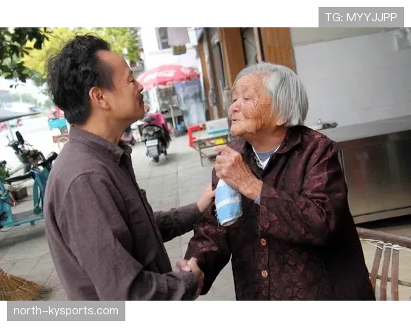 放在八卦群里,高亭宇就是那种球场邻家大哥,下了场像有私人管家的富家公子,听着就离谱 放在八卦群里,高亭宇就是那种球场邻家大哥,下了场像有私人管家的富家公子,听着就离谱